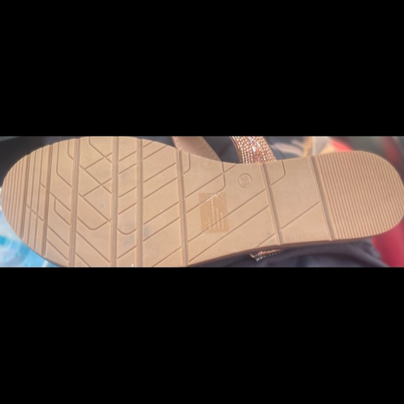 Via Rosa sandals - Picture 3 of 4